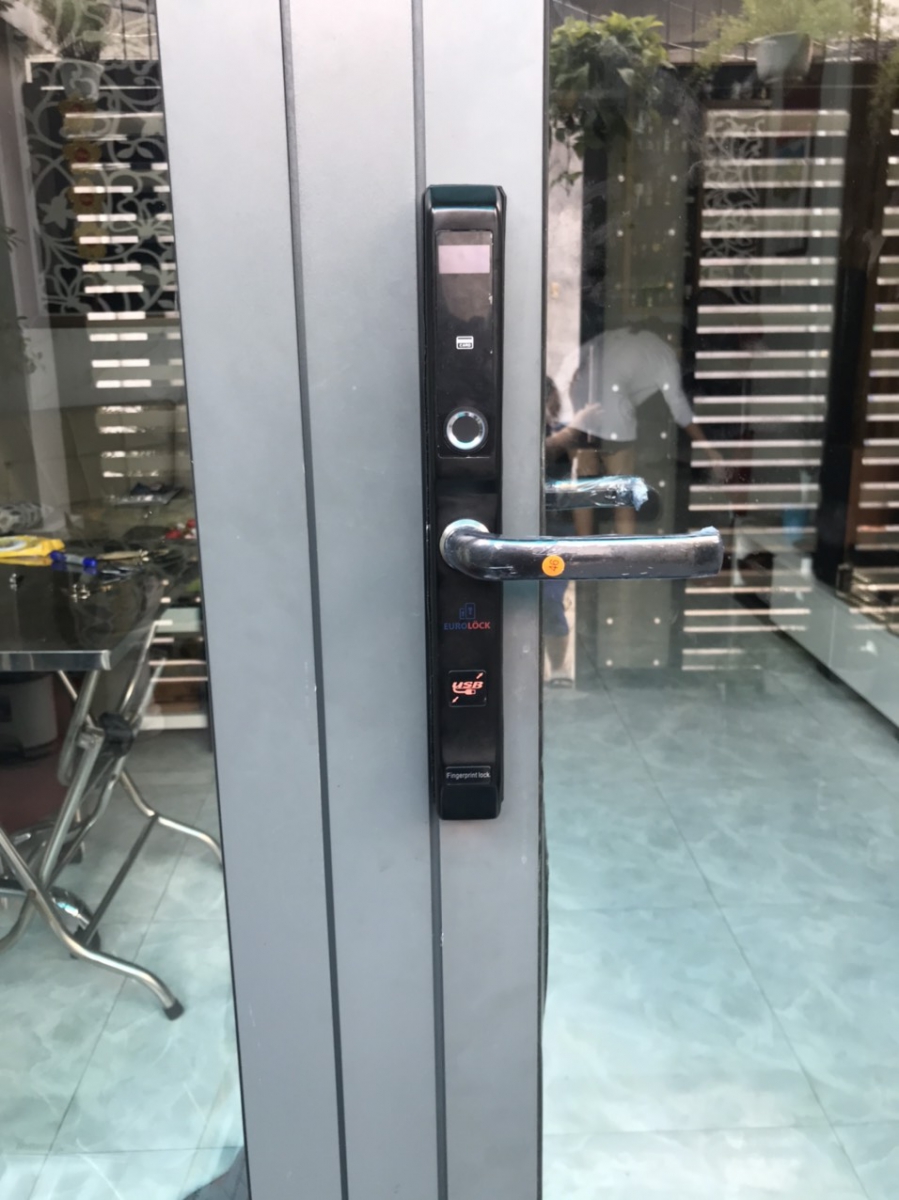 EUROLOCK - Thương hiệu khóa vân tay dành cho mọi loại cửa nhôm