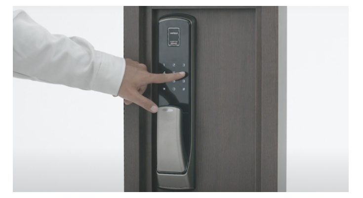 Khóa điện tử là gì? Ưu nhược điểm của khóa cửa điện tử