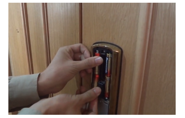 10 mẹo kéo dài tuổi thọ ổ khóa bền lâu không phải ai cũng biết
