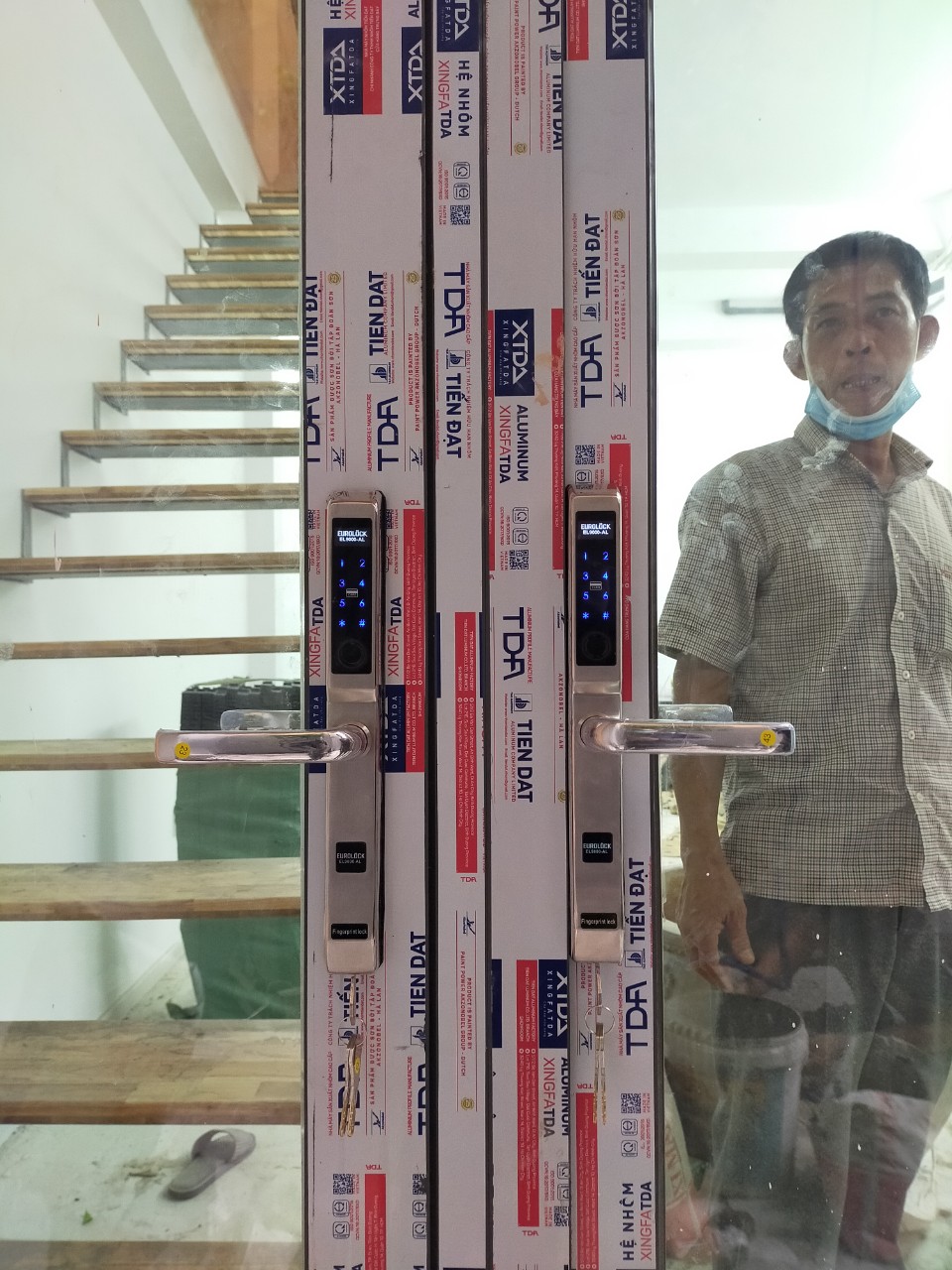 Khóa điện tử Châu âu