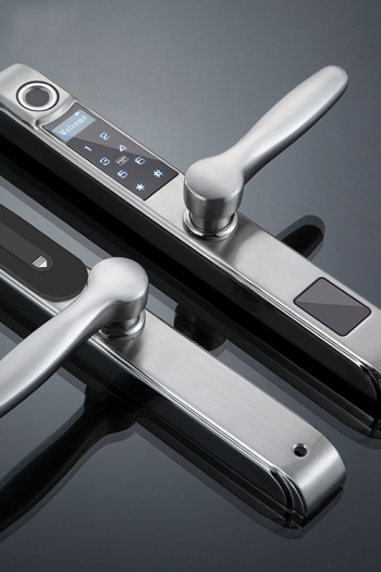 Khóa cửa wifi lắp đặt cho cửa sắt nhà trọ